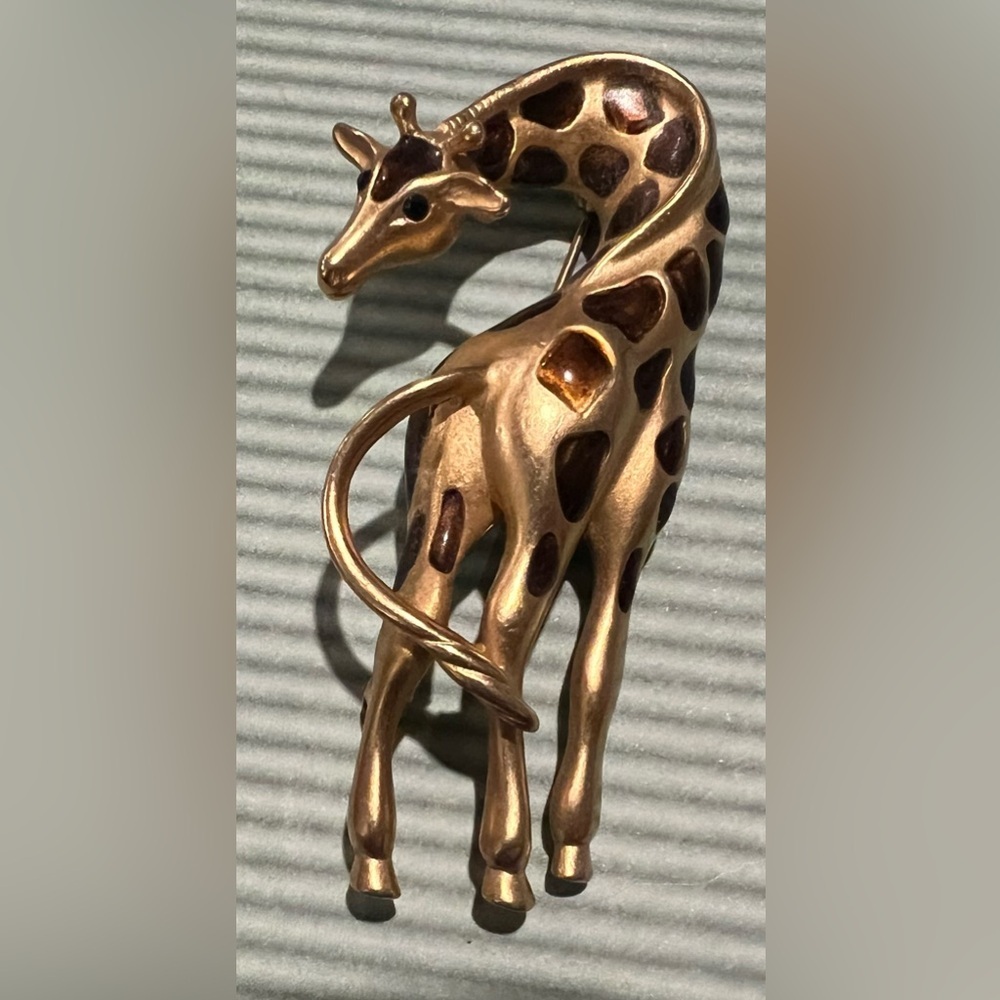 Vtg FERNANDO ORIGINALS Signed FO Gold Tone 3D Enamel GIRAFFE Brooch  80s Retro